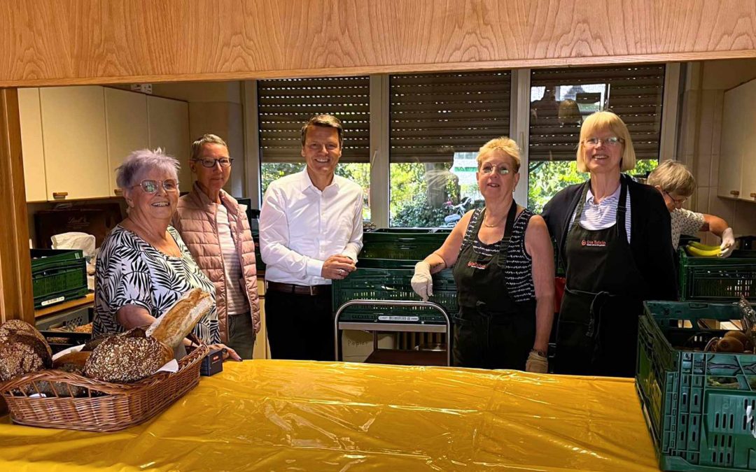Besuch der Essensausgabe der Tafel im Barbarahaus in Möllen